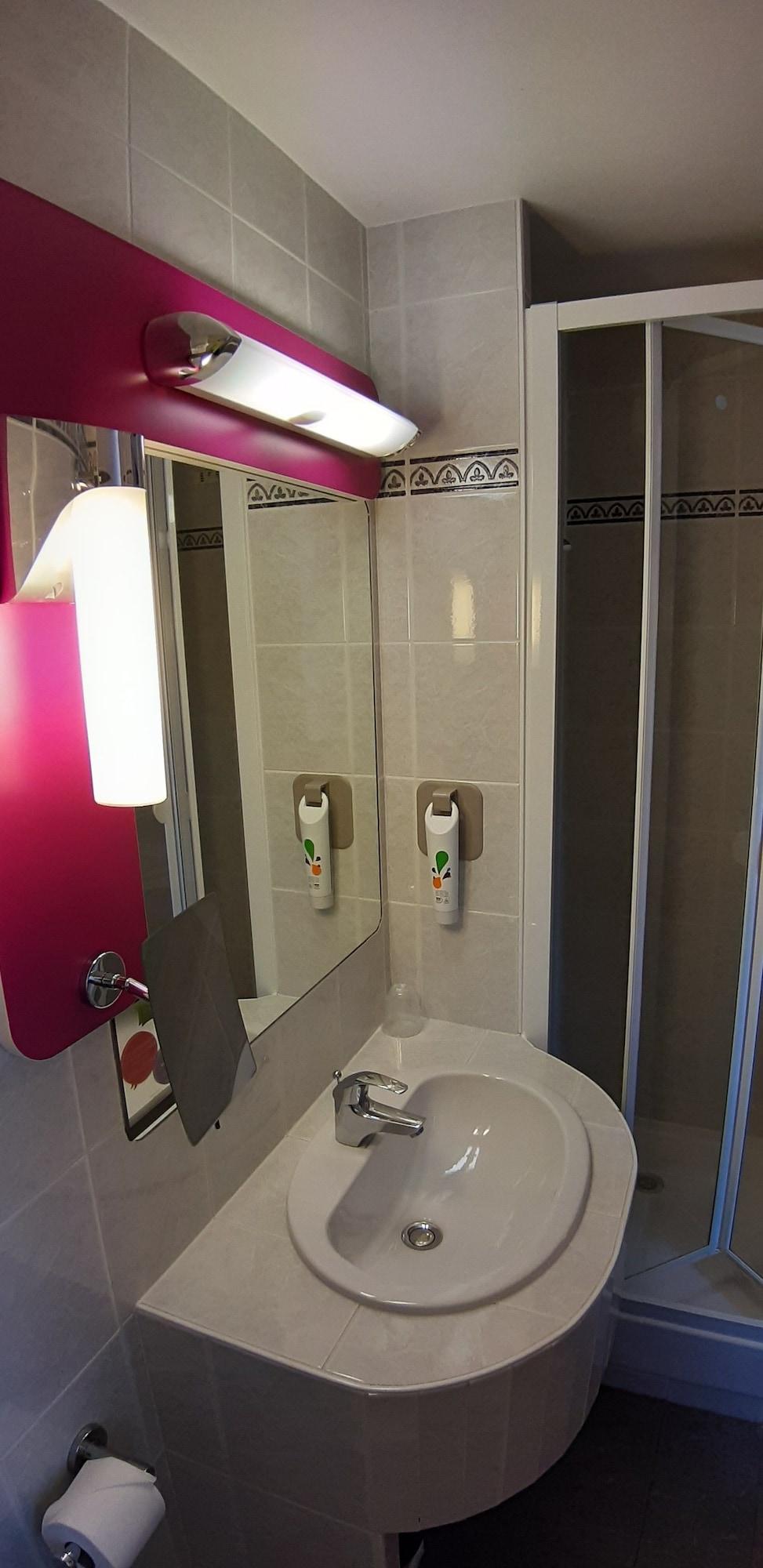 Ibis Styles Bourg En Bresse Hotel Exterior foto