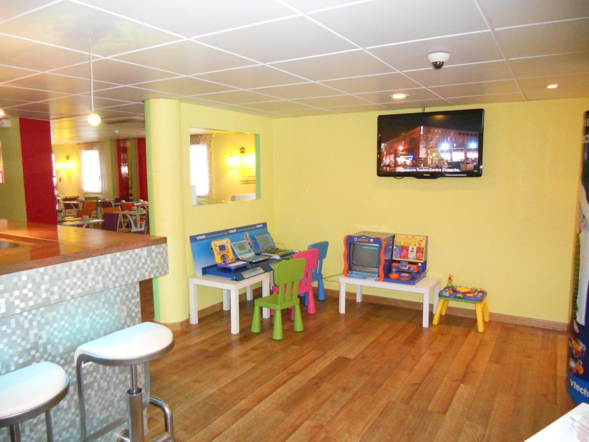 Ibis Styles Bourg En Bresse Hotel Exterior foto